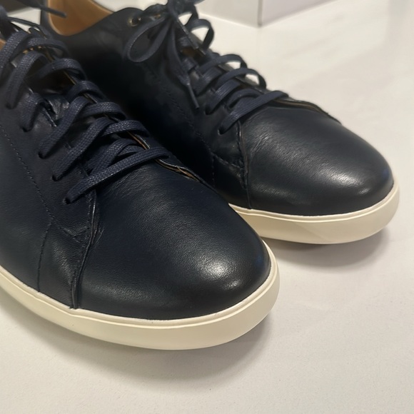 Like new Cole haan grand OS navy leather sneakers - Picture 3 of 3